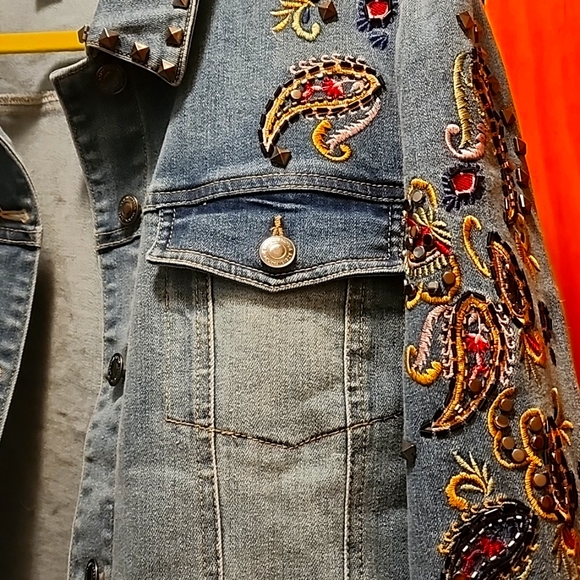 Denim jacket embroidered - Picture 6 of 10